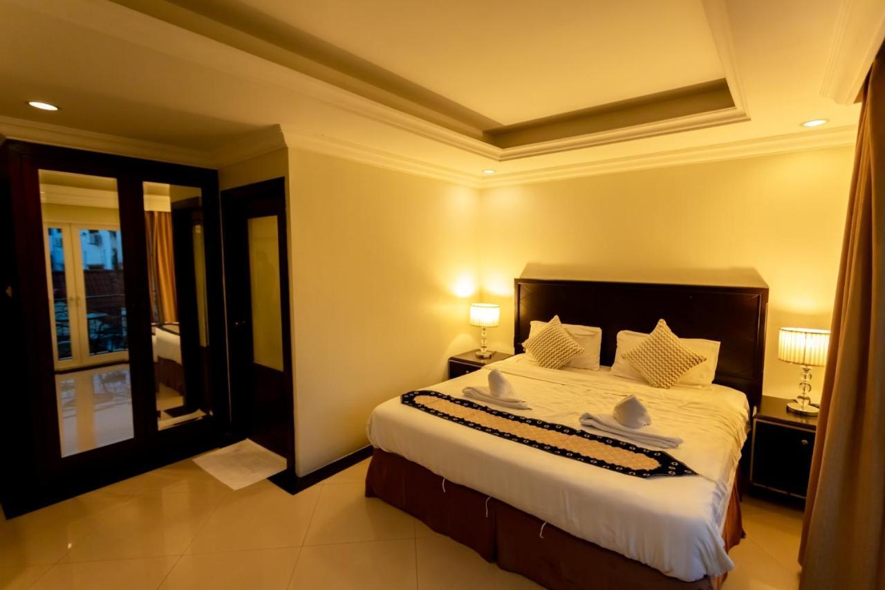 Hotel Ivory Palace