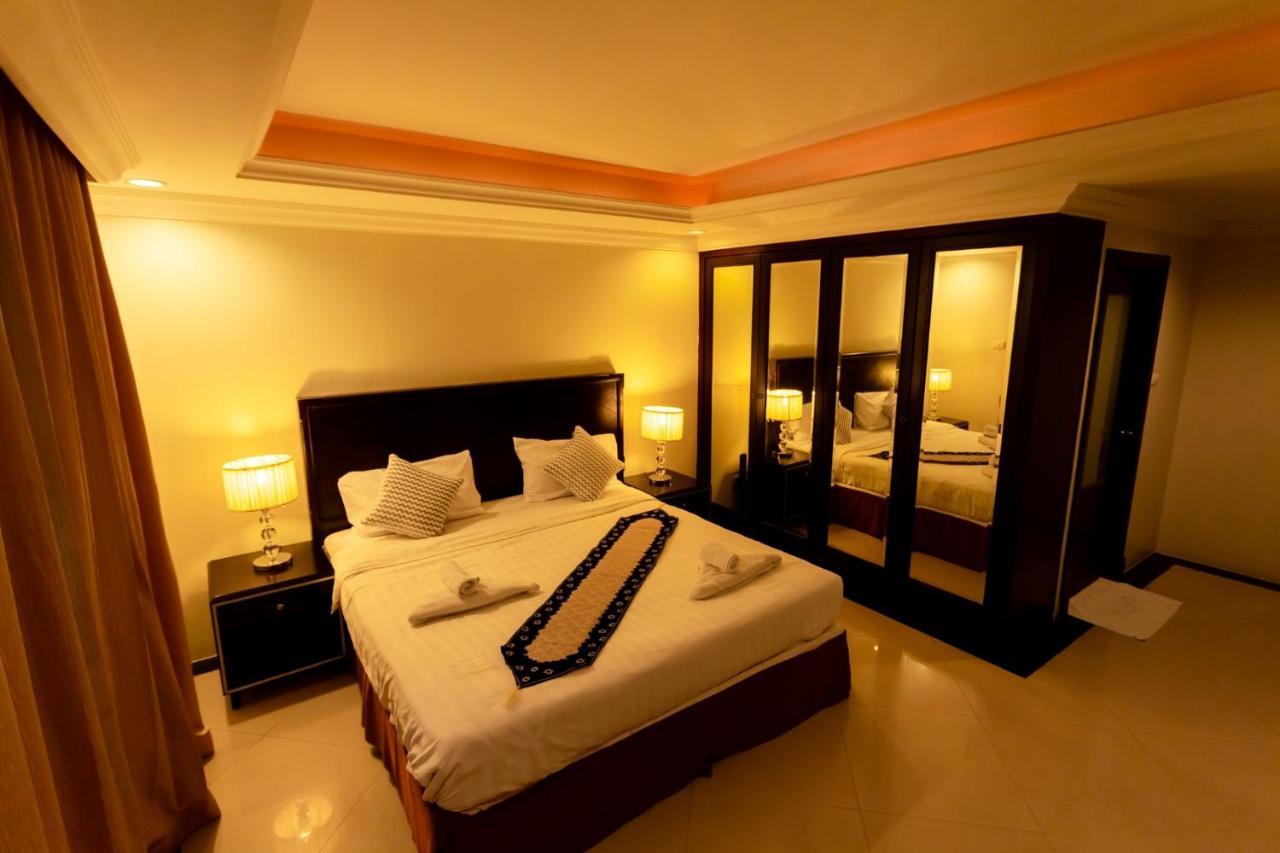 Hotel Ivory Palace 3*